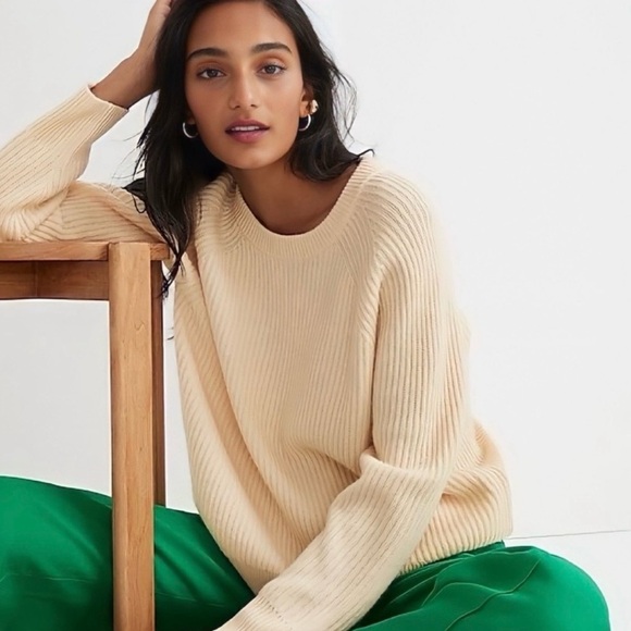 J Crew Ribbed Cashmere Oversized Crewneck Sweater
Ivory Cream Neutral Medium M - Picture 2 of 6